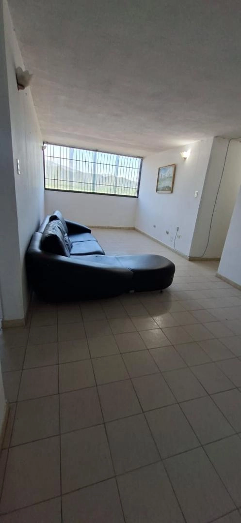 Alquiler 350 – Apartamento Urb San jacinto (Eliani Rainoldi) (16)