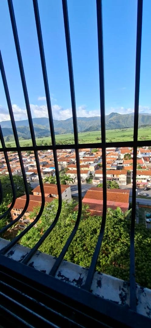 Alquiler 350 – Apartamento Urb San jacinto (Eliani Rainoldi) (2)
