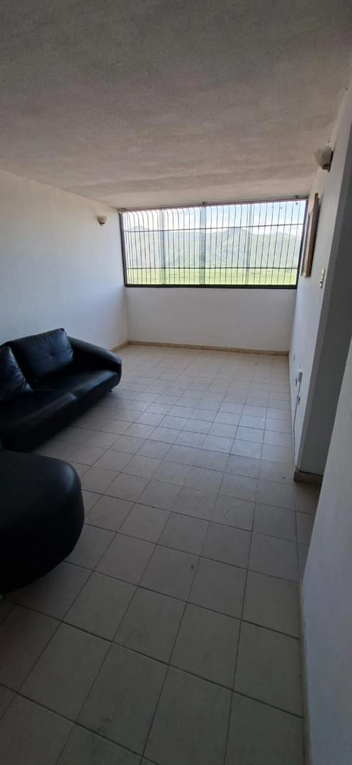 Alquiler 350 – Apartamento Urb San jacinto (Eliani Rainoldi) (5)