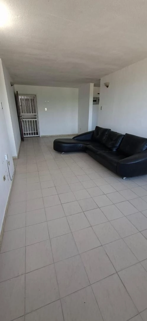 Alquiler 350 – Apartamento Urb San jacinto (Eliani Rainoldi) (6)