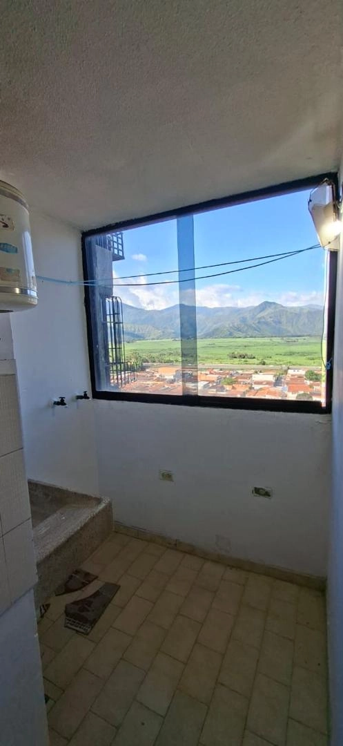 Alquiler 350 – Apartamento Urb San jacinto (Eliani Rainoldi) (7)