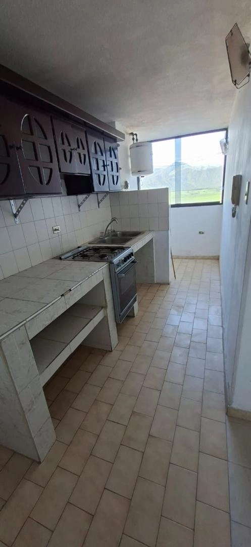 Alquiler 350 – Apartamento Urb San jacinto (Eliani Rainoldi) (9)